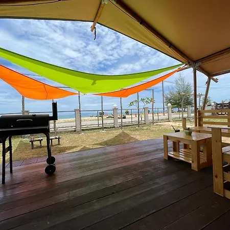 Rembulan Escape - Beachfront Safari Tent Kampung Penarik Exterior photo