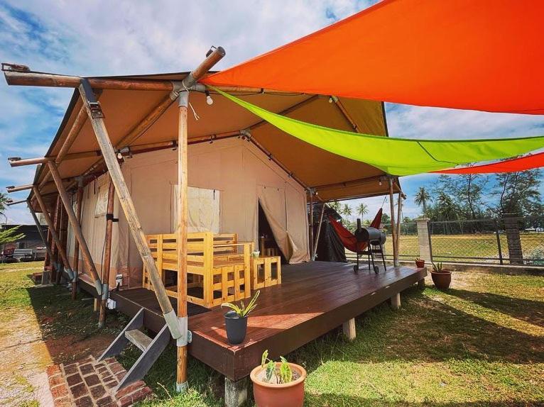 Luxury tent Rembulan Escape - Beachfront Safari Tent