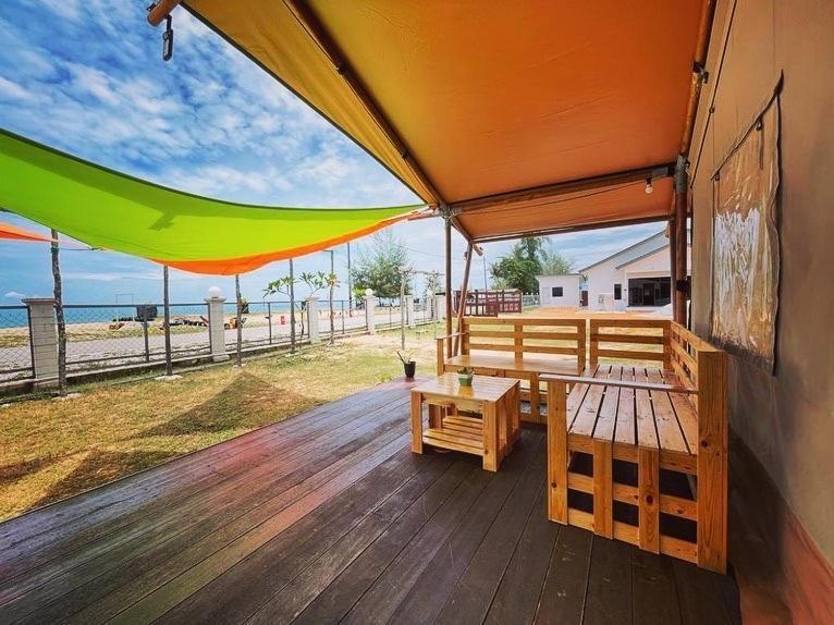 Luxury tent Rembulan Escape - Beachfront Safari Tent